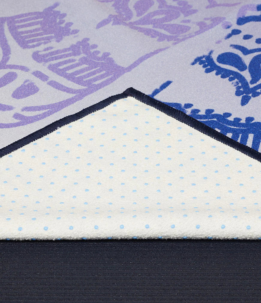 Manduka Yogitoes Yoga Mat Towel - Chakra Blue